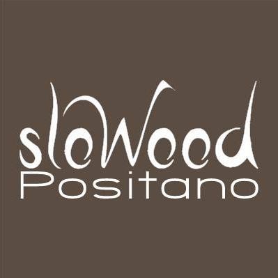 Slowood si distingue per i metodi artigianali adoperati durante le fasi della lavorazione del legno.
Da cinque generazioni leader nella tutela dell'artigianato