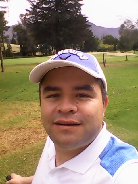 Mercadeo y Publicidad, futbol, el Golf mi hobby y mi pasion, Vallenatos,leer, donde vaya siempre con Dios.