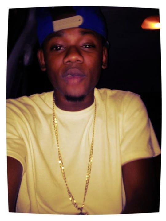 ✨Young man, smart, and Dam Right Handsome. I do shit on my own #NoFlexZone!!! #TeamVI #Islands #ProudFather ..