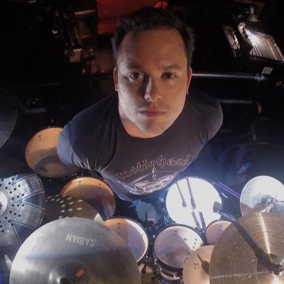 Drummer, photographer and entrepreeur based in São Paulo, Brazil. Baterista, fotógrafo e empresário de São Paulo, Brasil