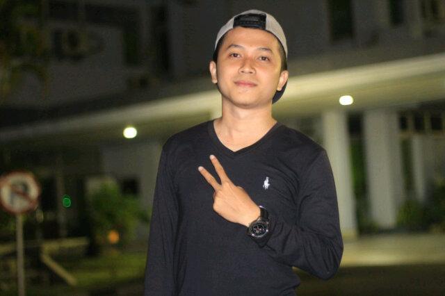 Membahagiakan ke dua orang tua adalah tujuan utama saya :) | berpikir positif melangkah dengan penuh kepastian sukses pasti kita dapatkan =D .آمِيّنْْ