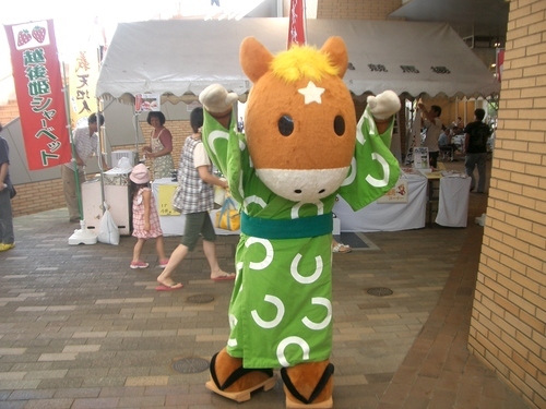 kazutax's profile picture. 基本的に競馬のメインレースの時間帯は落ち着きがありません。お酒は飲めないけど、テンション高いっす