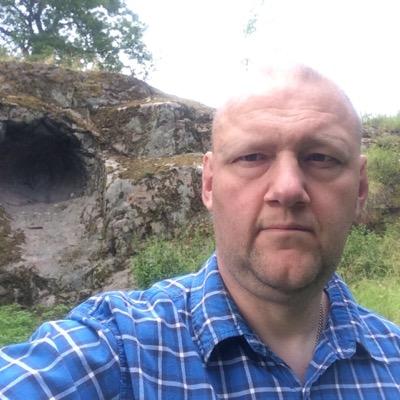 Intresserad av vård & äldreomsorg, försvars, samt samhälls frågor. Trött på media & sk journalister som inte vet vad sanning & verklighet är! sitter i Kf för SD