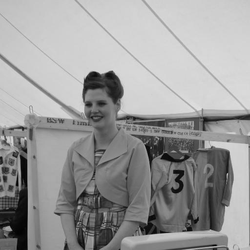Curator of Exhibitions @LeedsCityMuseum and jewellery maker, Crafty Rachael. Love baking and making things 🙂.