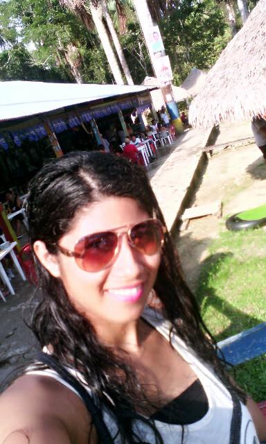 llerena_gloria's profile picture. amo leer un buen libro cn musik d fondo..amo a mi familia