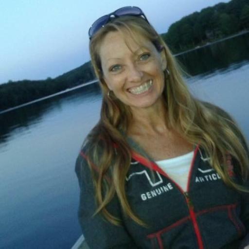 evelynmazzei's profile picture. 