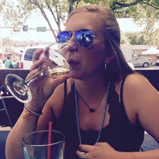 idontevenclaire's profile picture. 