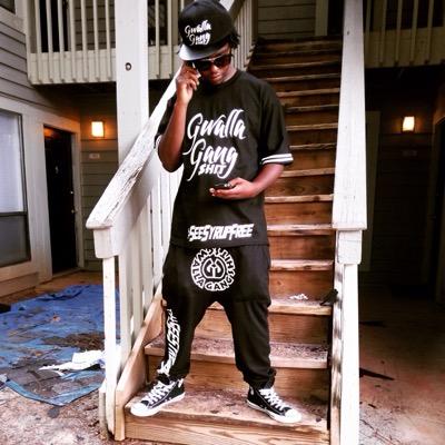 Real life street nigga, trapper with a vengeance. Rap don't work it's back to da trap! http://t.co/l02WWx2Luv