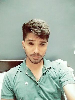 smitb6494's profile picture. 