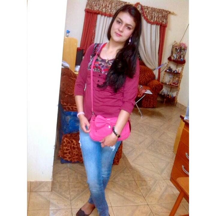 a seguir siempre adelante , que lo unico que me puede detener es mi dios. !