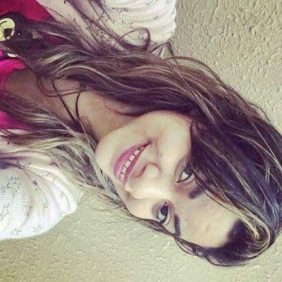 Olá , gente  ! Meu nome é Giulia tenho 18 anos e sou do RJ . 
Twitter relacionado a : makes, cabelos ,modas e claro o amor de Deus. 
Sejam bem vindos!
