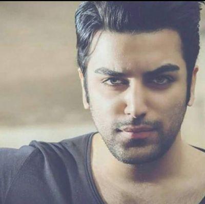 essee2323's profile picture. 