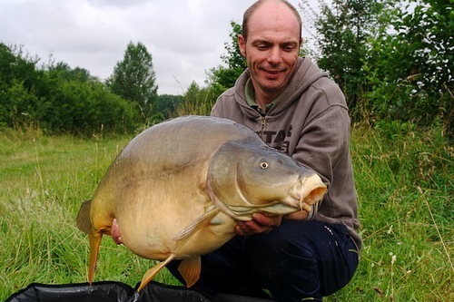 CarpSocial's profile picture. In search of big Carp!