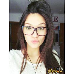 19. Rock y nada mas. Sagitario. Argentina. Falta una copa en la mesa y sobra un alma en el cielo.