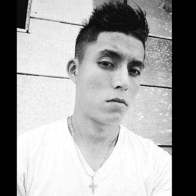 31Luisrodri's profile picture. Happy