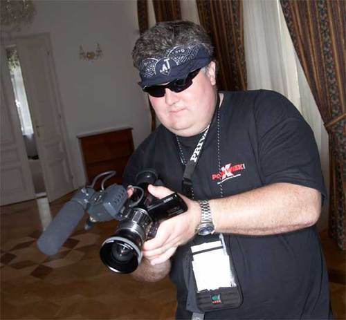 Freelance media production person. I shoot, edit, build websites and more. I like technology, blogging, t-shirt designing, gadgets and art.