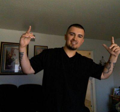 WHASUPWHASUP IDK GET AT ME IF YA WANA NOE ME I DNT LIKE TALKIN BOUT MYSELF DNT HAVE NONE 2 SAY
