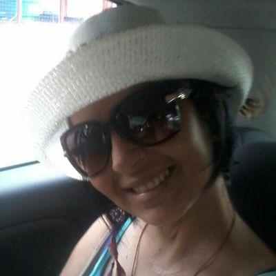 Se em um dia de tristezas, tiveres de escolher entre o mundo e o amor... escolhas o amor, e com ele conquiste o mundo! (Albert Einstein)
