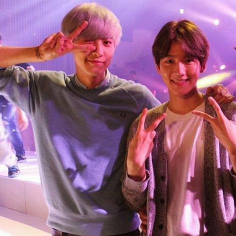 CHANBAEK ARE MY LIFE AND MY EVERYTHING , IF YOU DON'T LIKE THEM DON'T TRY EVEN TO SHOW ME YOUR FACE AGAIN .