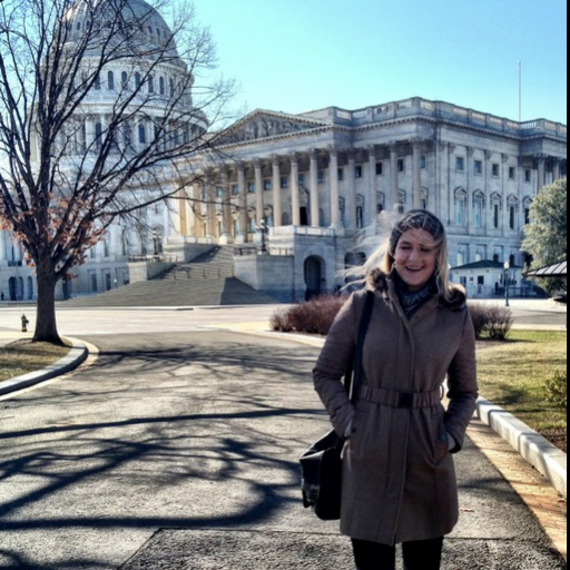 Senior Correspondent @TIME on the chaos beat, covering the intersection of national security, tech & politics || Se habla español 🇺🇾 ||  vera@time.com