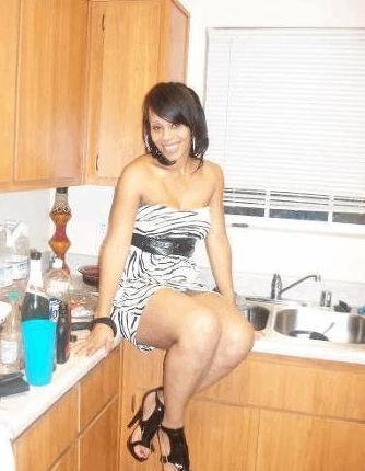 Hella cool, funny, goofy and sarcastic person, and also a mommy to a 1 year old baby drew! Guess u can call me a milf!