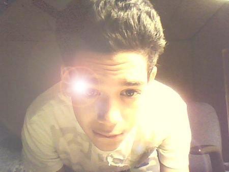 DerekCreed's profile picture. I Play, Football, Basketball, Nd All The Shit, Lol =) !