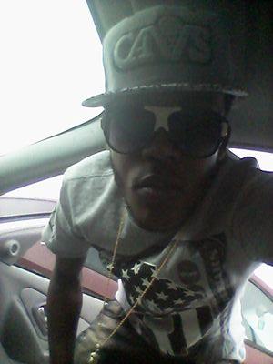 brandonjhar23's profile picture. God + Family= Happy Life