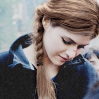 Ava_Les100's profile picture. Fighter, survivor. | Malade et considérée comme nuisible aux habitants de l'arche et lâchée sur terre avec les 100. {Prise en otage par la Nation des Glaces ❄️}