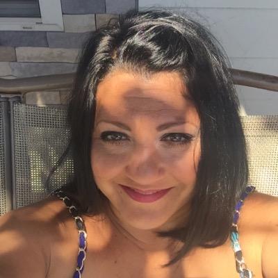 pameadee's profile picture. 