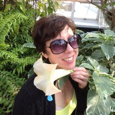 Ronni_B_Ross's profile picture. Mother of two boys.
Loves Tennis. Hates to snowboard.  
Works for http://t.co/IAO4rHLVWr