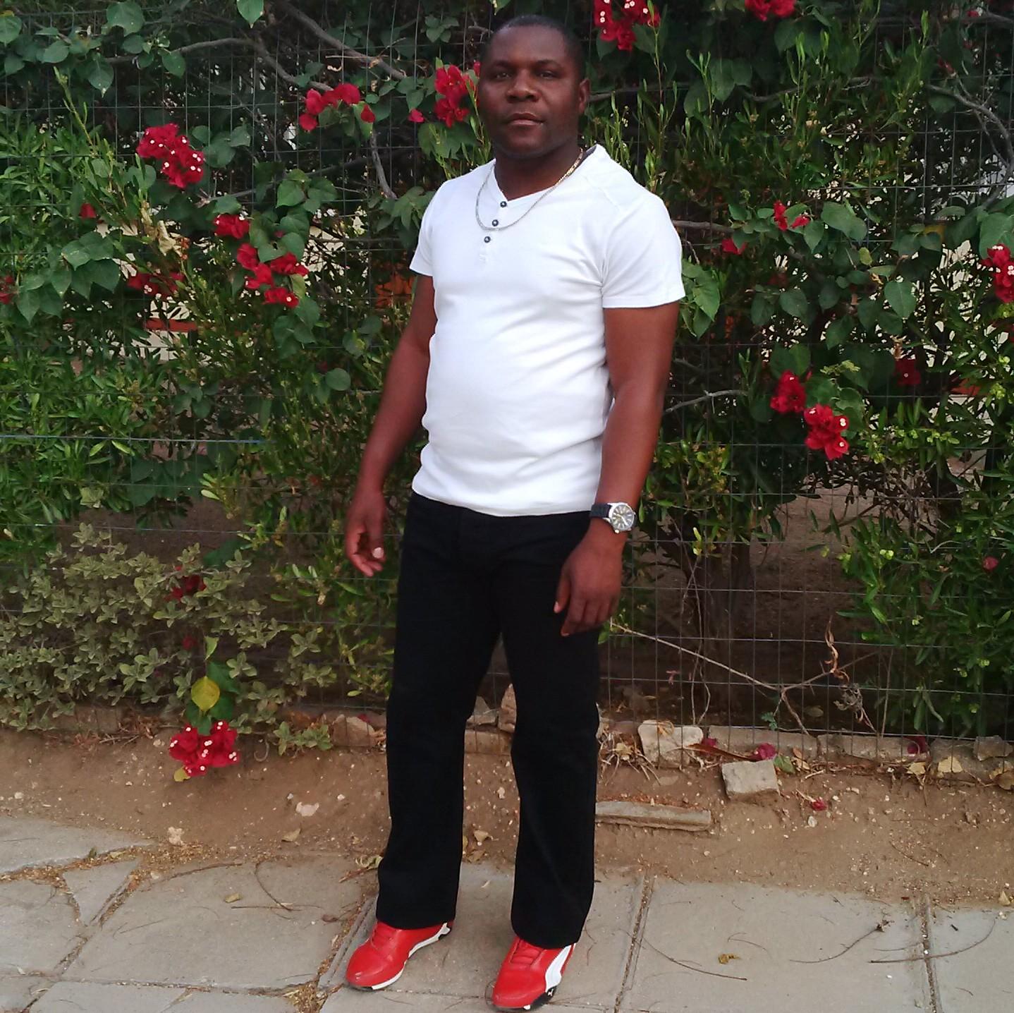 munungamik1's profile picture. Never give up