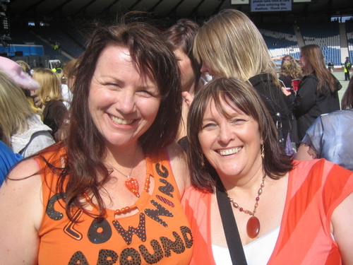 I'm a mother, daughter, friend,,,,,,,addicted to Crafting & just slightly adore Jason Orange & Take That (in that order!!)