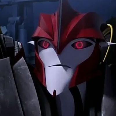 ex-medic of Decepticon, now he's an Autobot medic. hoping @HotRadical is still with him.