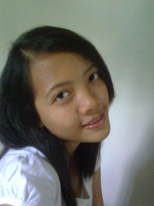 I'm just a girl,,growing up to be a woman..
Like music,,like reading book,,like drawing manga,,n like watching movie n anime..