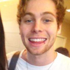 lukeprojectx's profile picture. can you help me win a contest? just rt the tweet below for me pls :( thanks