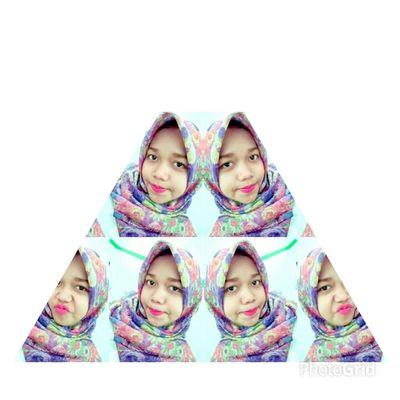 MeinadilaDvtr's profile picture. Mahasiswi Semester 4 Bina Insani                                                                            ig:meinanadd | Line:meinadilanad