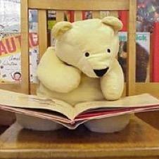 AshawayReads's profile picture. 