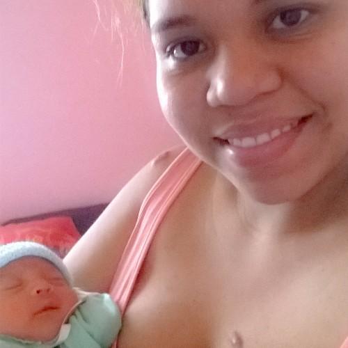 NayaraMenezesz's profile picture. Não ligo que me olhem da cabeça aos pés, pois nunca farão a minha cabeça, nem chegarão aos meus pés.