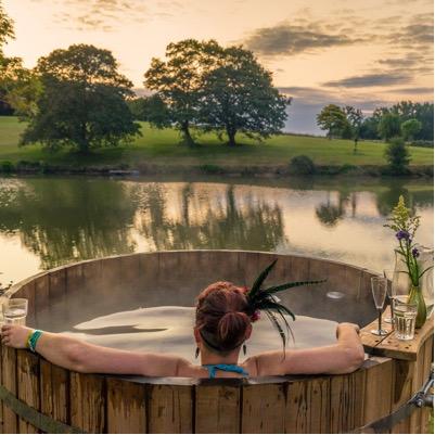 Cornwall's Roaming Eco Spa. Mobile, Wood Fired Spa Retreat for hire. Festivals, weddings & parties + Sales of traditional Scandinavian wood fired hot tubs.