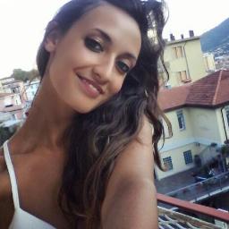 Siciliana, vivo in Liguria e studio in Toscana. Sogno di girare l'Italia e poi il mondo. E di amare sempre.