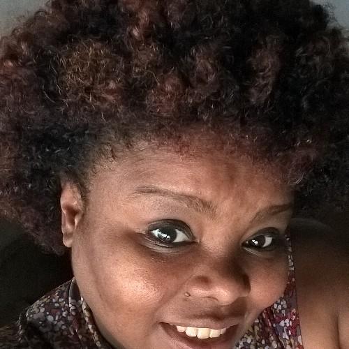 SOU esposa e mãe,Amo meu Deus acima de todas as coisas ....amo louvar ao meu Deus.