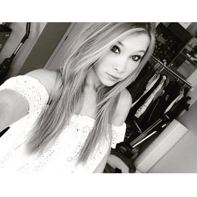 misss_paigee's profile picture. Our love is God. Lets go get a slushie.