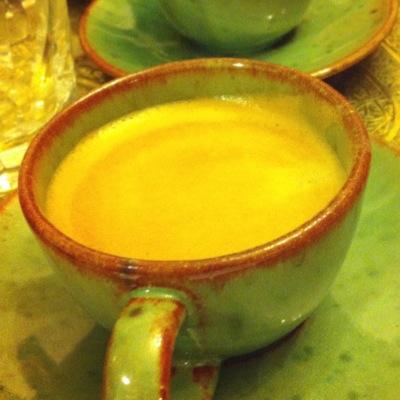 100% Real jamaican blue moutain coffee...wakeup and smell the coffee!for all coffee lovers email us @camhaj@castletrublue.eu