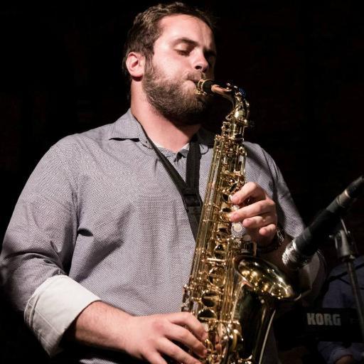 MichelePaolizzi's profile picture. Studio matematica (forse) e fingo di essere un musicista.