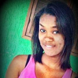 A vida e bela demais pra ser desperdiçada com coisa q não presta!!!!! Te Amo @onedirection @harry_styles @carlos_santana
insta: styles_rayelle3170
