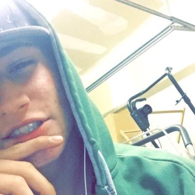 theochvl's profile picture. 