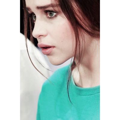 EmiliaDaenerys's profile picture. @emilia_clarke