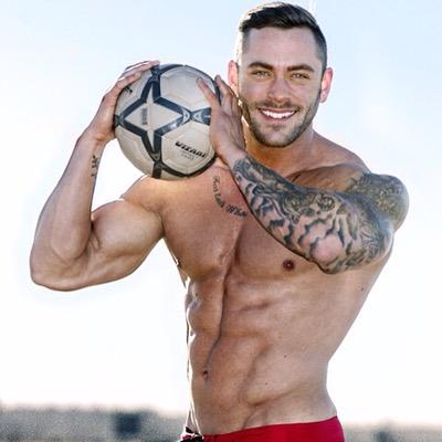 b_mcgury's profile picture. 