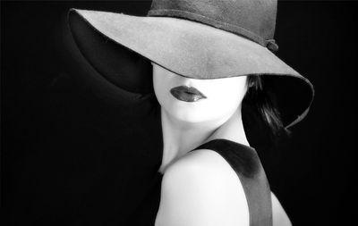 owner of http://t.co/MilBFmKmeJ.
I offer fashion styling services and sell beauty/health related products.
Look and feel like a million bucks!!