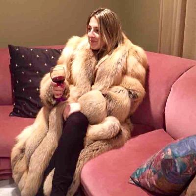 LaurHols's profile picture. creative communicator (editorial & video)